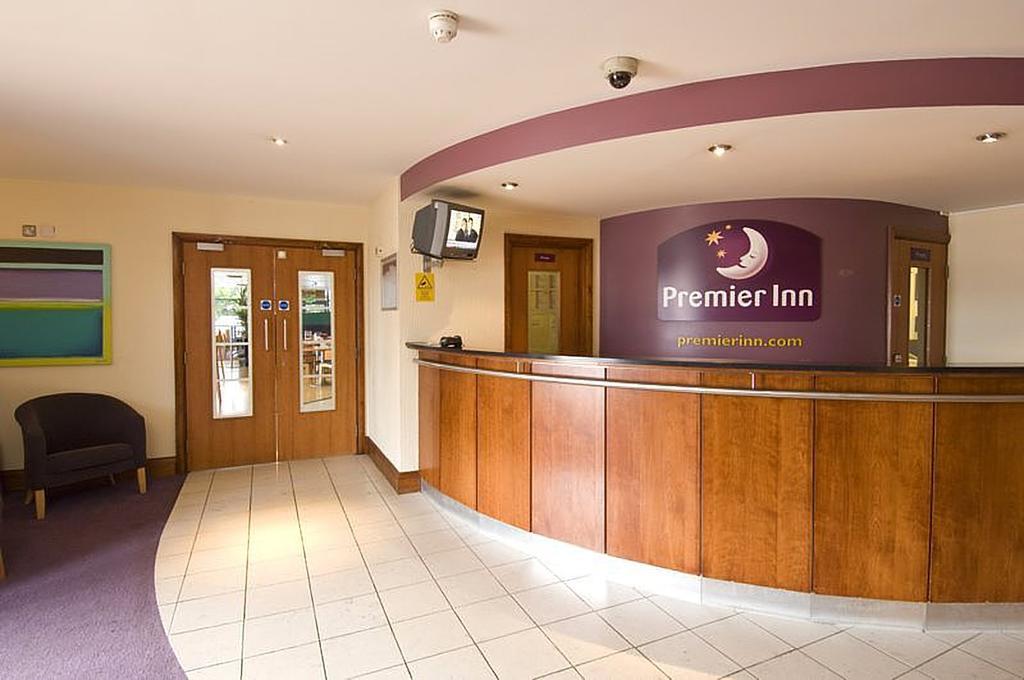Premier Inn Southampton Airport North Stoneham エクステリア 写真